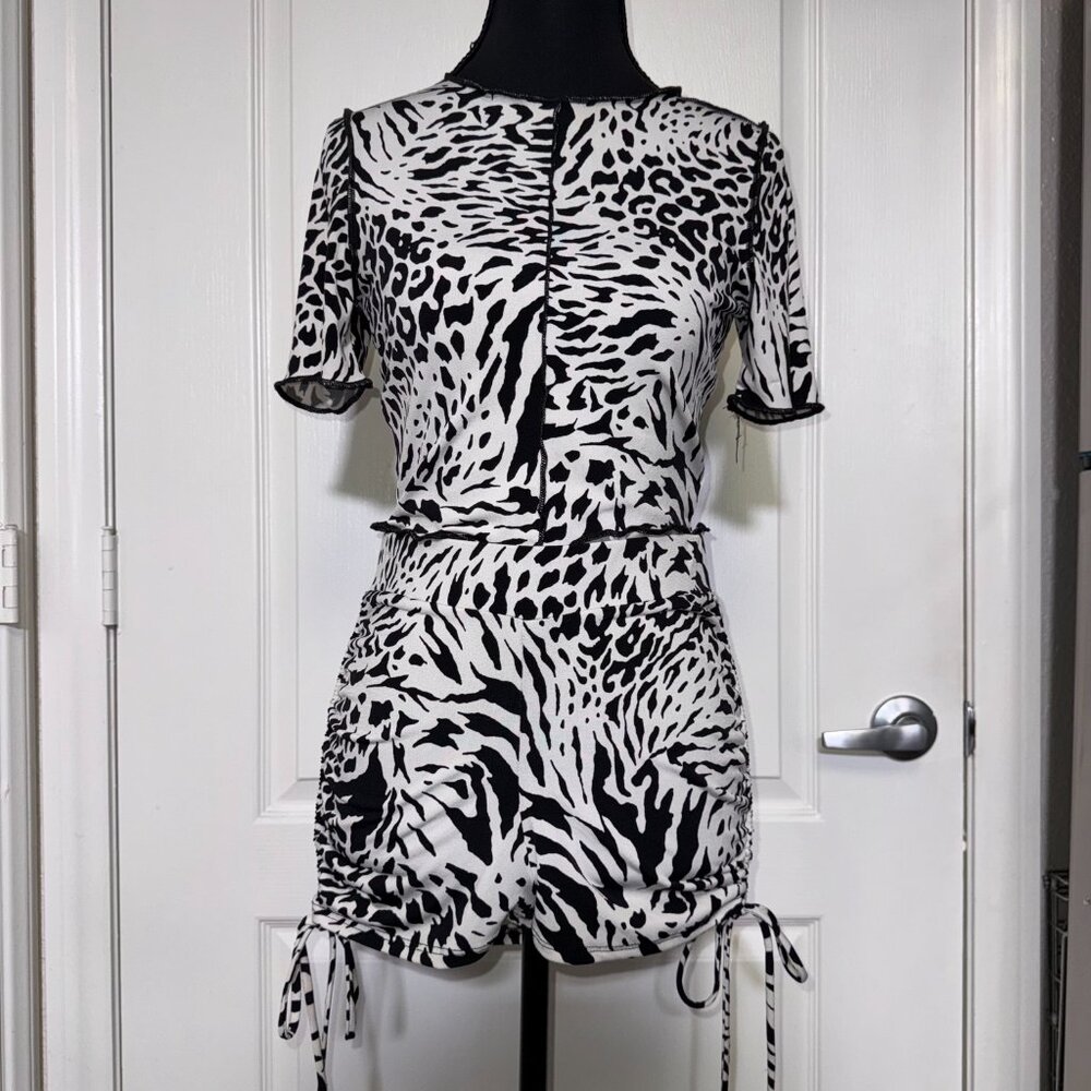 Hottie Black & White Zebra Print 2-Piece Set – Size Medium